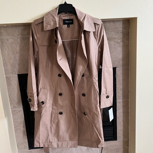 Double breasted belted trench coat - Picture 3 of 5